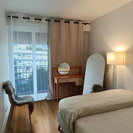 Cosy Near The Eiffel Tower *